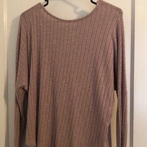 Green envelop sweater. Gently worn. Size L.